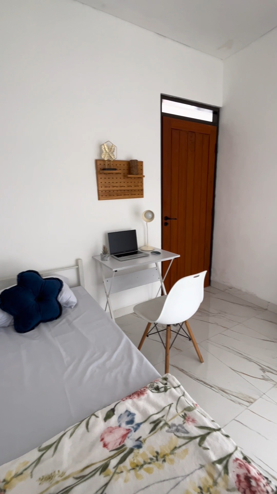 Kamar Depan Tipe 36E.Tropis/84